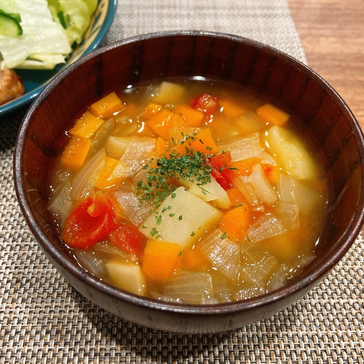 味噌が隠し味♡野菜コンソメスープ